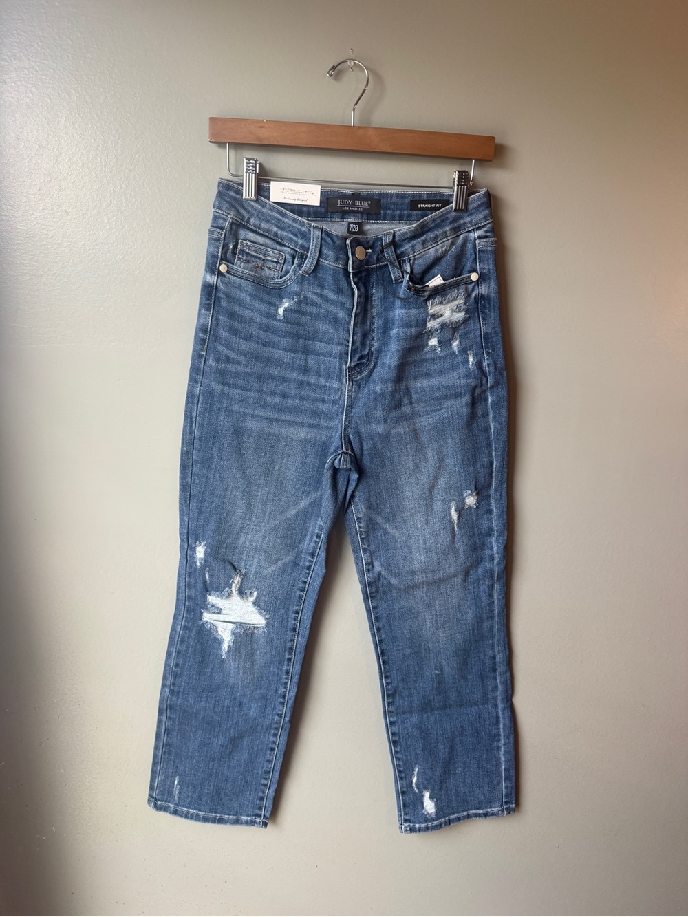 NWT Judy Blue Women’s Distressed Straight Fit Jeans Size 7/28 Medium Wash